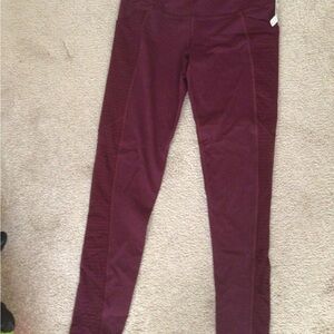 VICTORIA SPORT LEGGINGS BY VICTORIA SECRET-  PLUM CASPIA— SIZE S/P— NWT